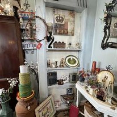 Dark Horse Antiques and Design